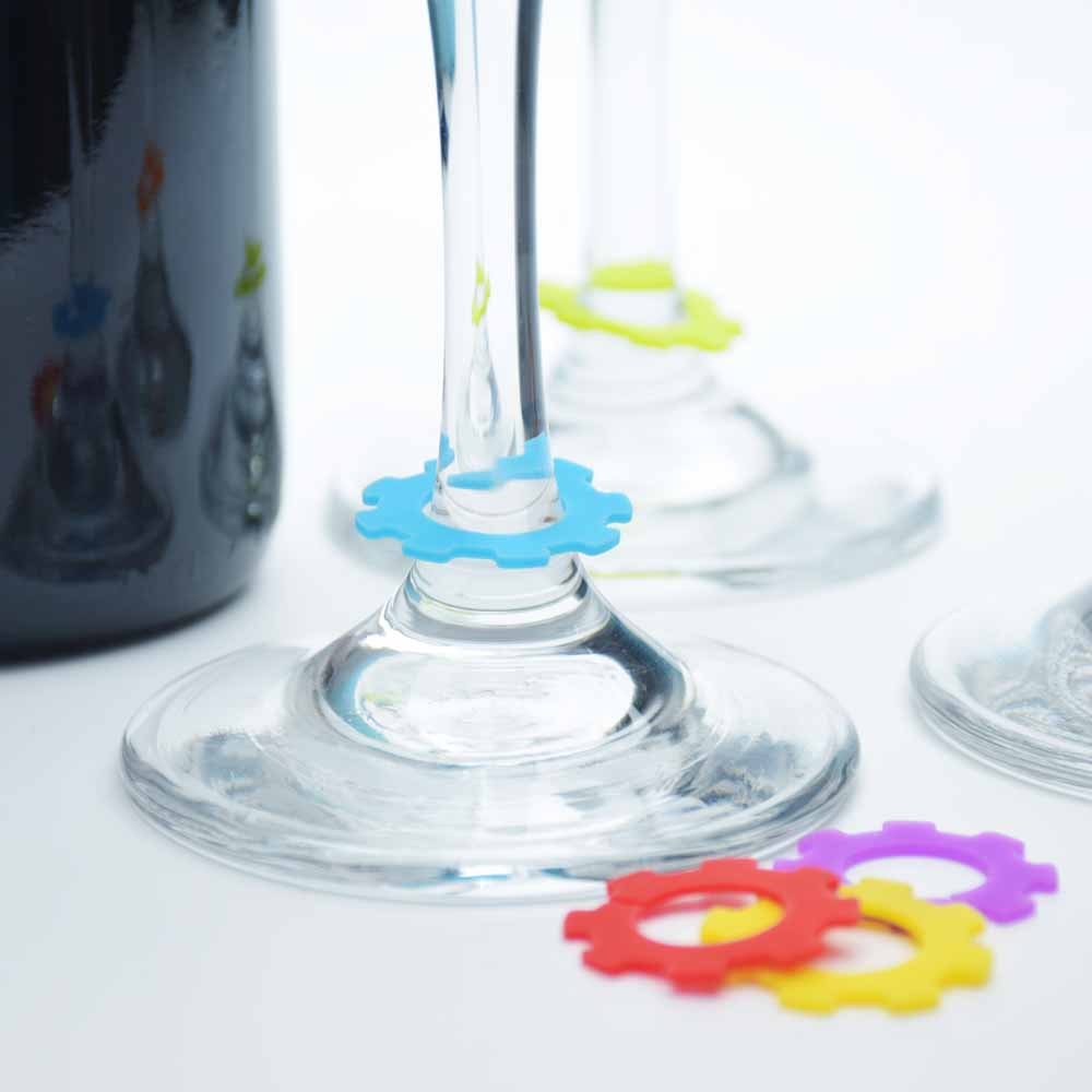 איך לסמן כוסות יין?