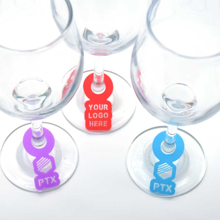 כוס יין ממותג