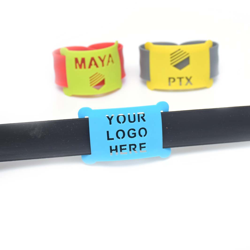 פרסום על גבי צמידים ליד