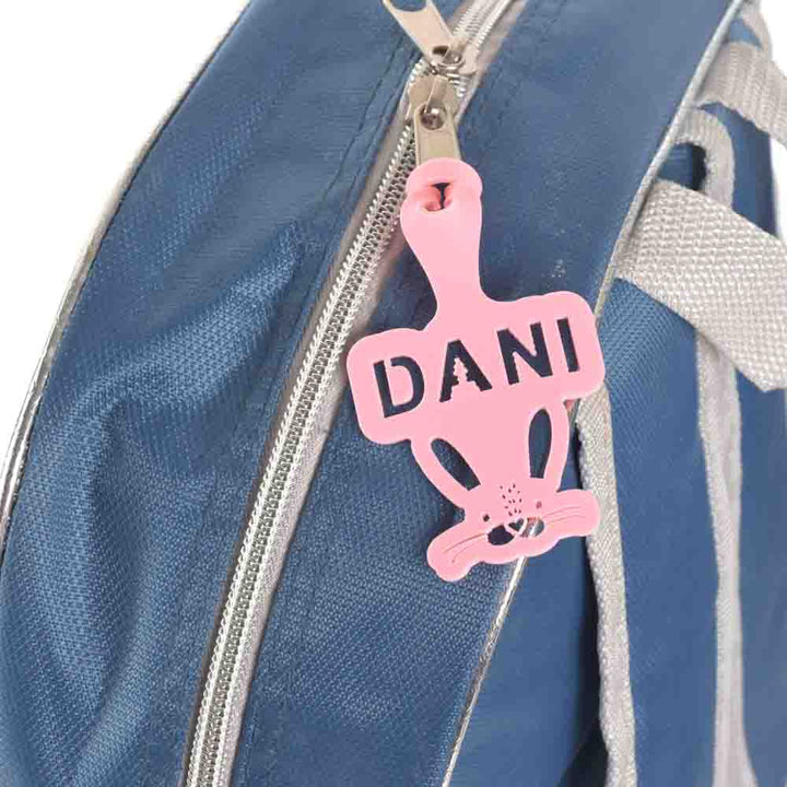 תווית סיליקון עם שם ואיור של חיה