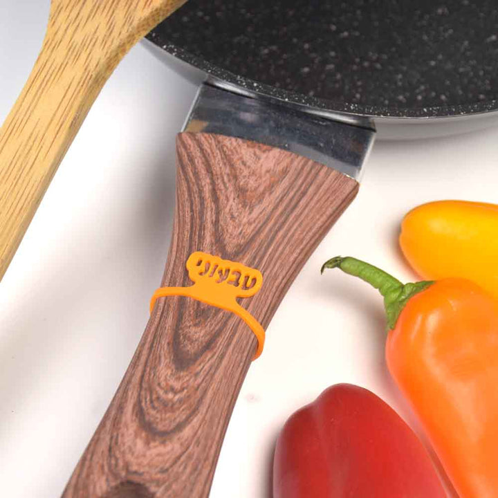 כלי בישול טבעוני עם סימון